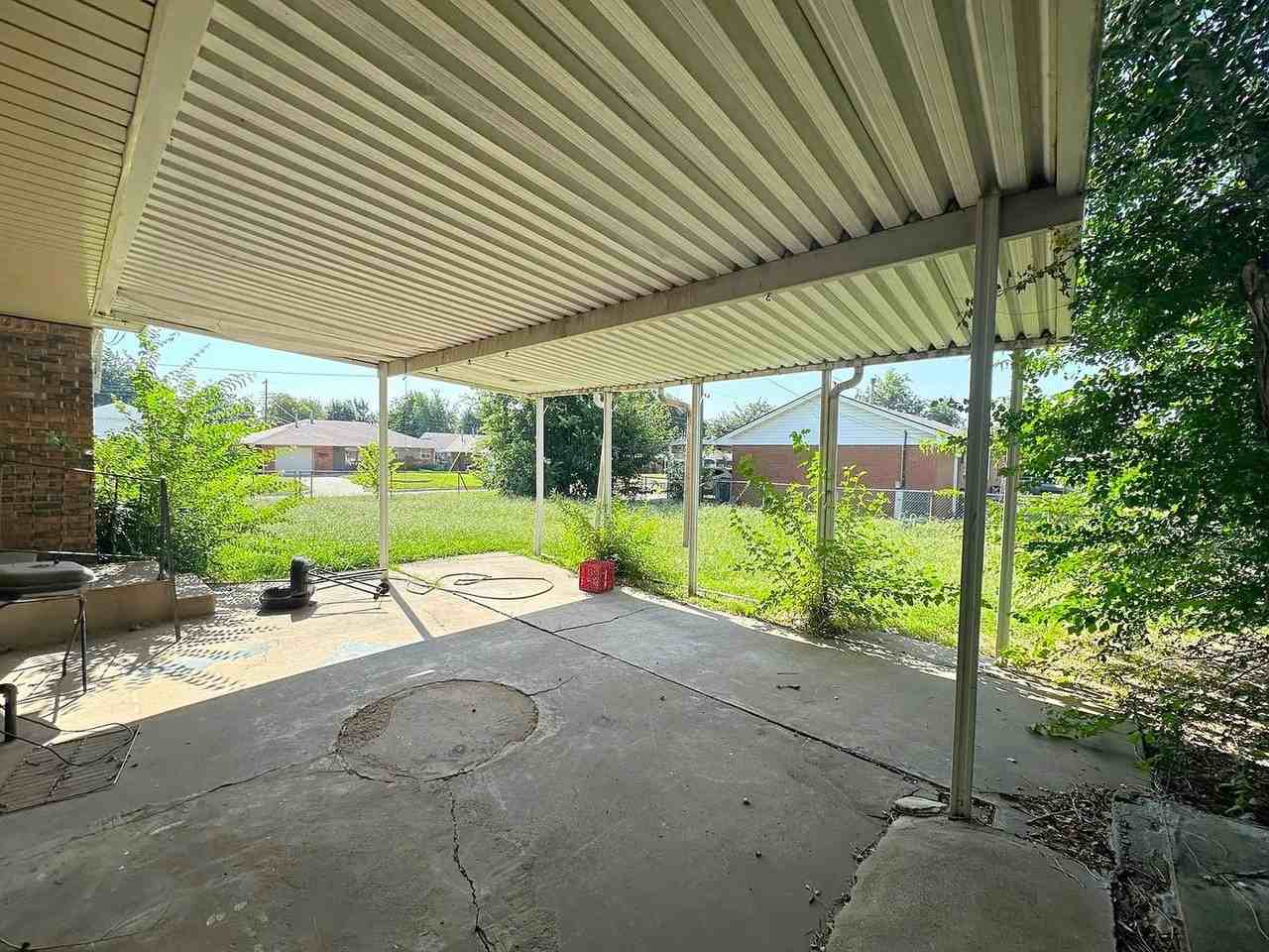 3200 Nw 37th St - Photo 7 of 15