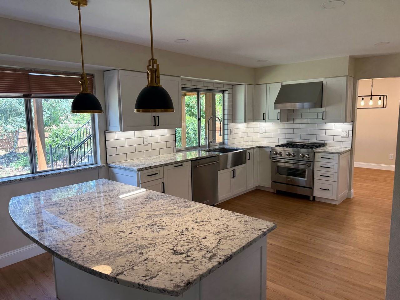 3140 Westcliff Dr W - Photo 6 of 27