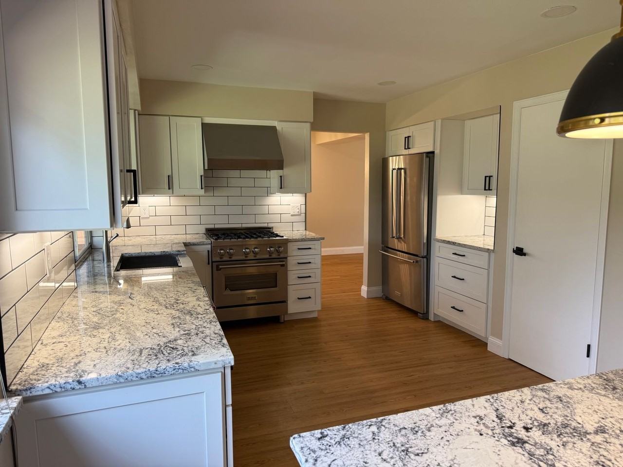 3140 Westcliff Dr W - Photo 7 of 27