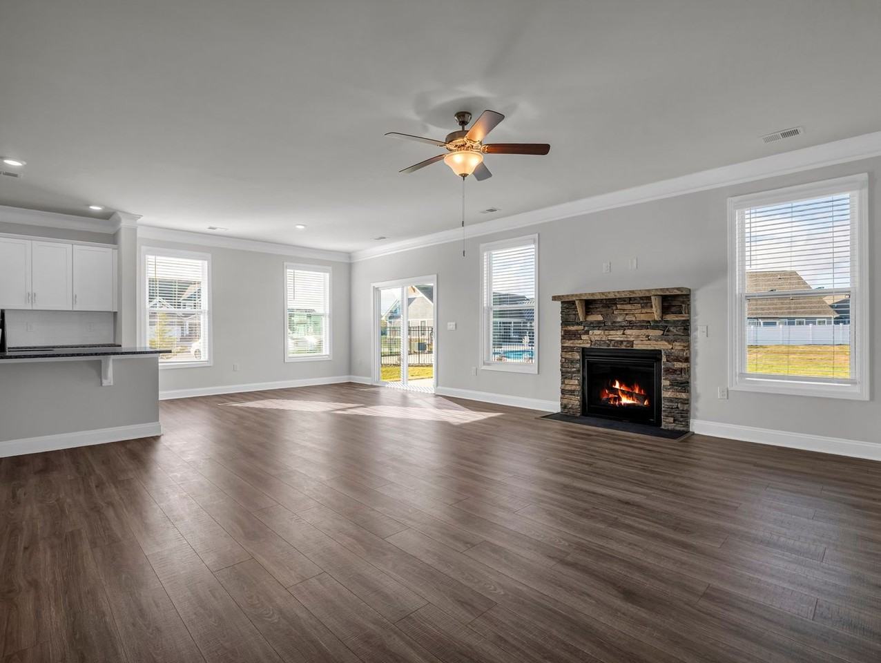 41 Silverthorne Ct - Photo 4 of 33