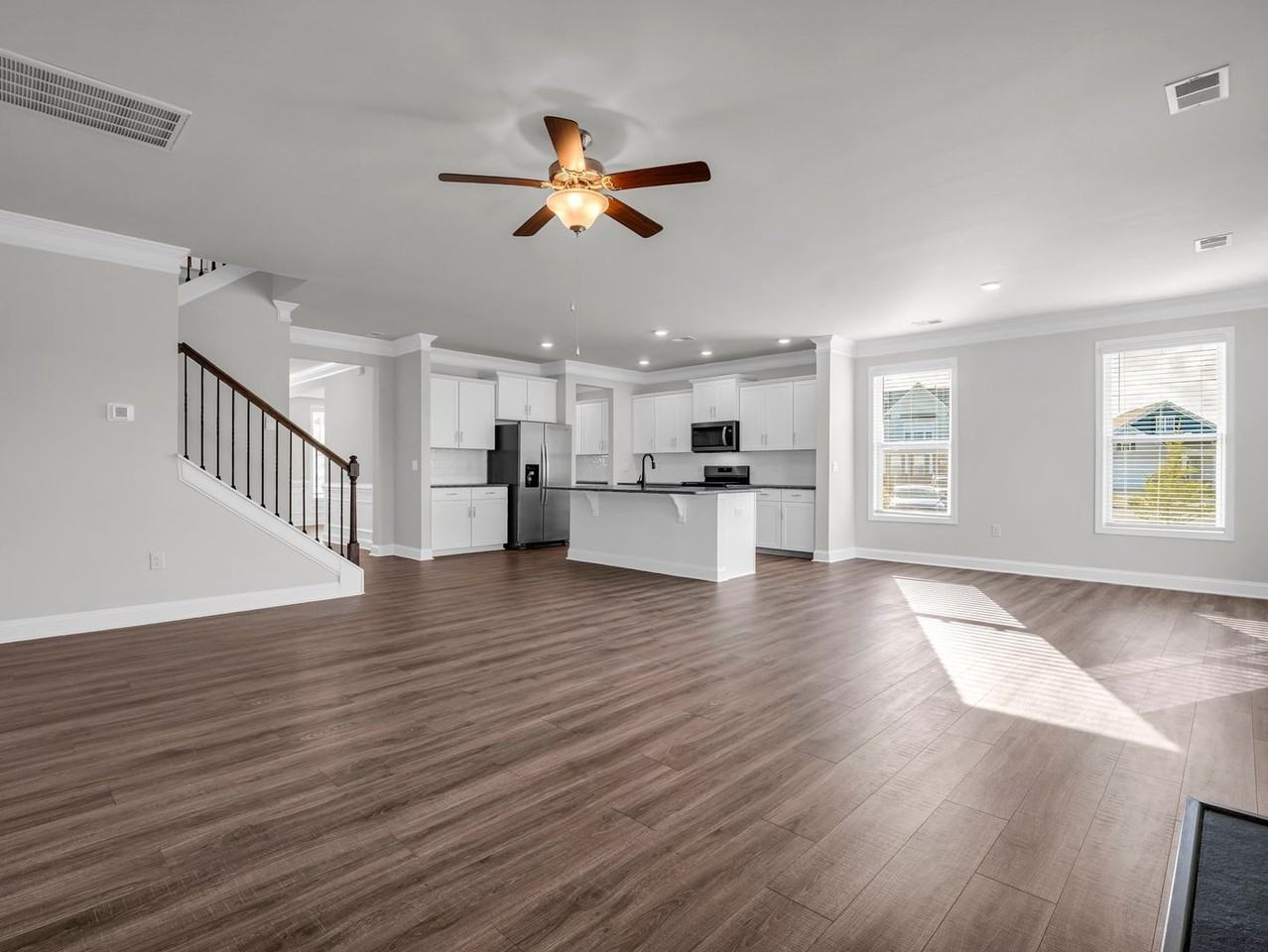 41 Silverthorne Ct - Photo 5 of 33