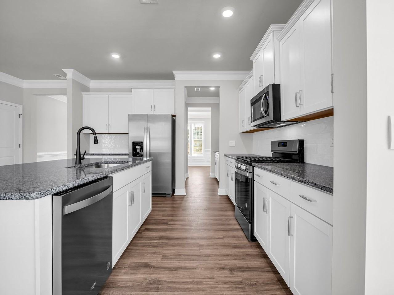 41 Silverthorne Ct - Photo 7 of 33