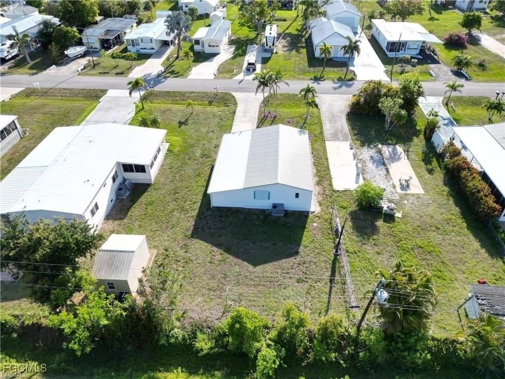 16091 Siesta Dr - Photo 3 of 19