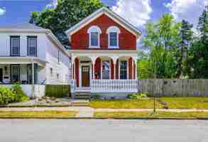 featured image of 605 Lavina St