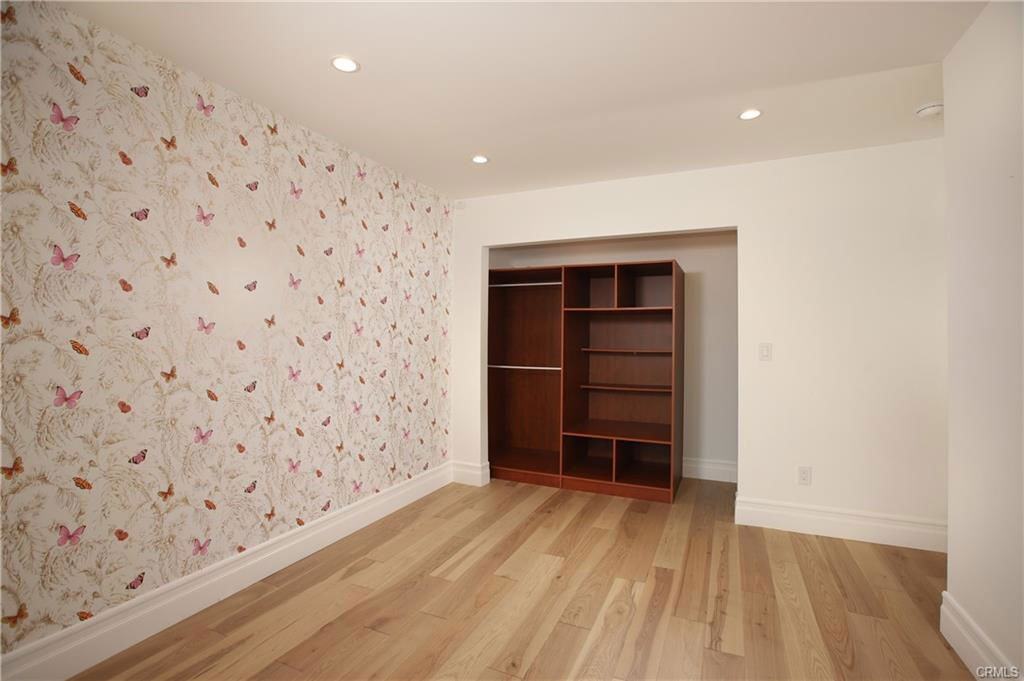 452 Woodbury Rd - Photo 3 of 8