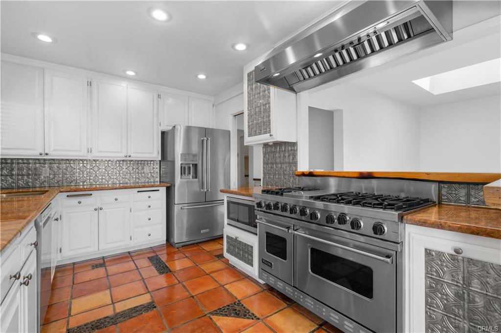 11064 Mcbroom St - Photo 3 of 8