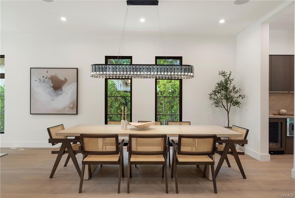 4625 Vesper Ave - Photo 2 of 8