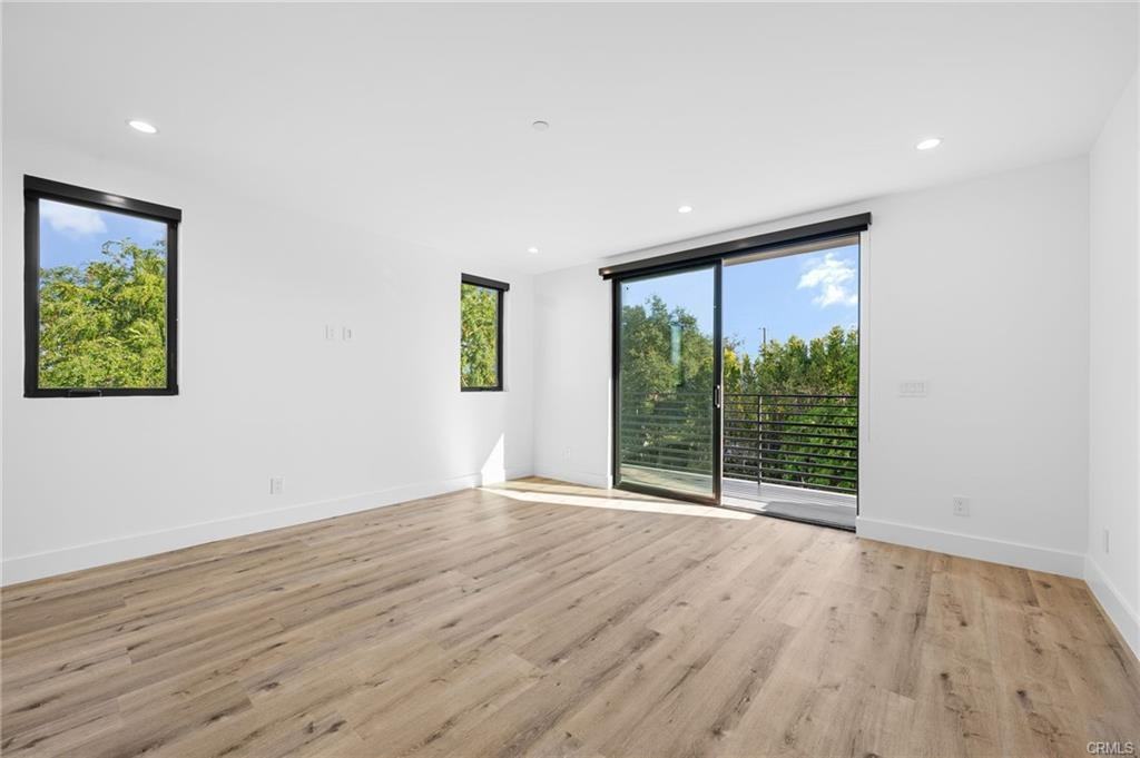 14523 Weddington St - Photo 3 of 8