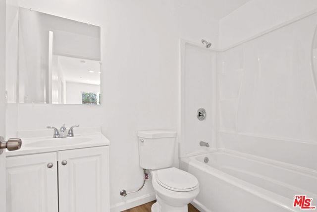 649 W 92nd St - Photo 4 of 8