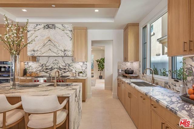 409 21st St - Photo 3 of 8