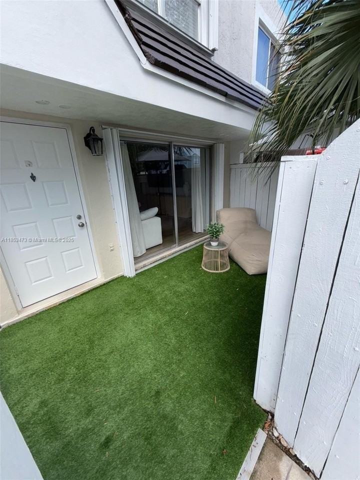 4530 Sw 68th Court Cir #35-6 - Photo 4 of 29