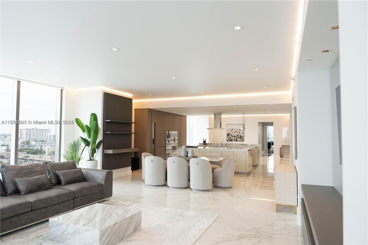 18501 Collins Ave #1104 - Photo 3 of 17