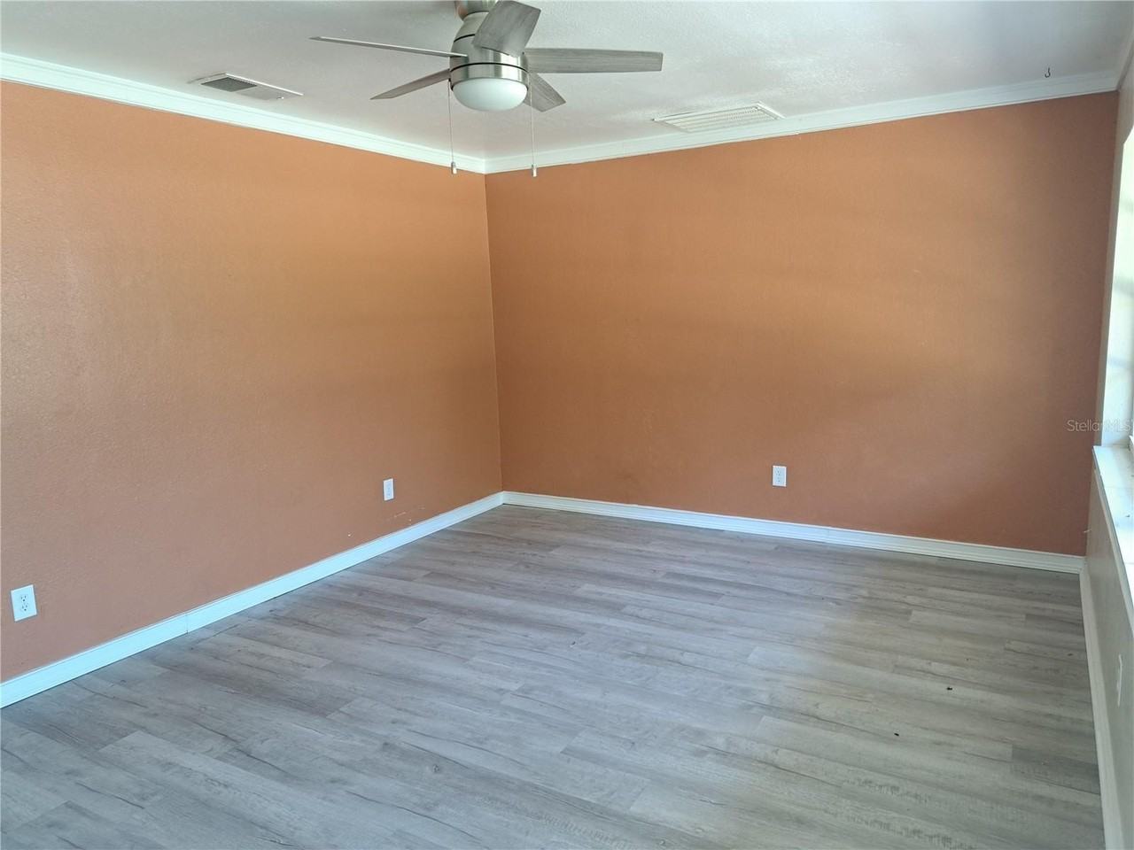 5672 County Road 173 - Photo 4 of 31