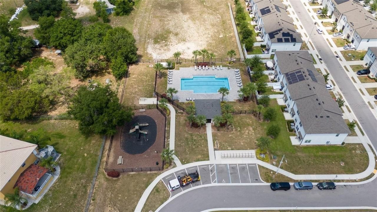 1113 Merrill St - Photo 3 of 5