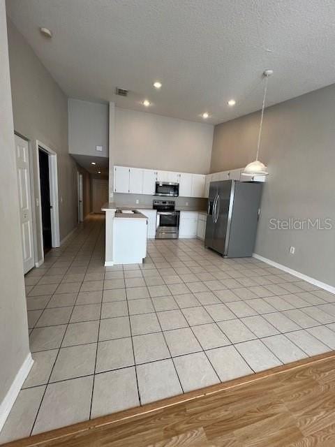 37208 Grassy Hill Ln - Photo 3 of 10