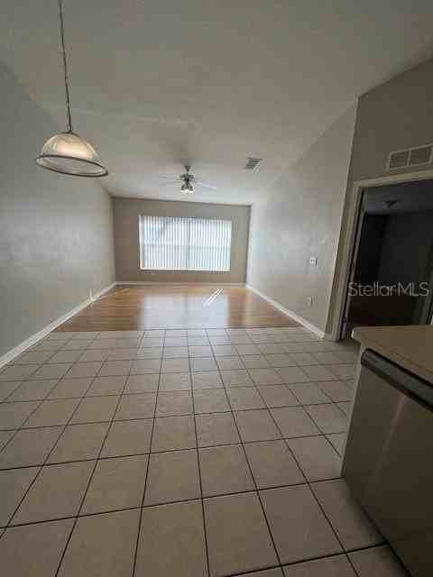 37208 Grassy Hill Ln - Photo 4 of 10