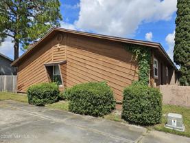 1456 Gifford Ave Apt A #A - Photo 1 of 1