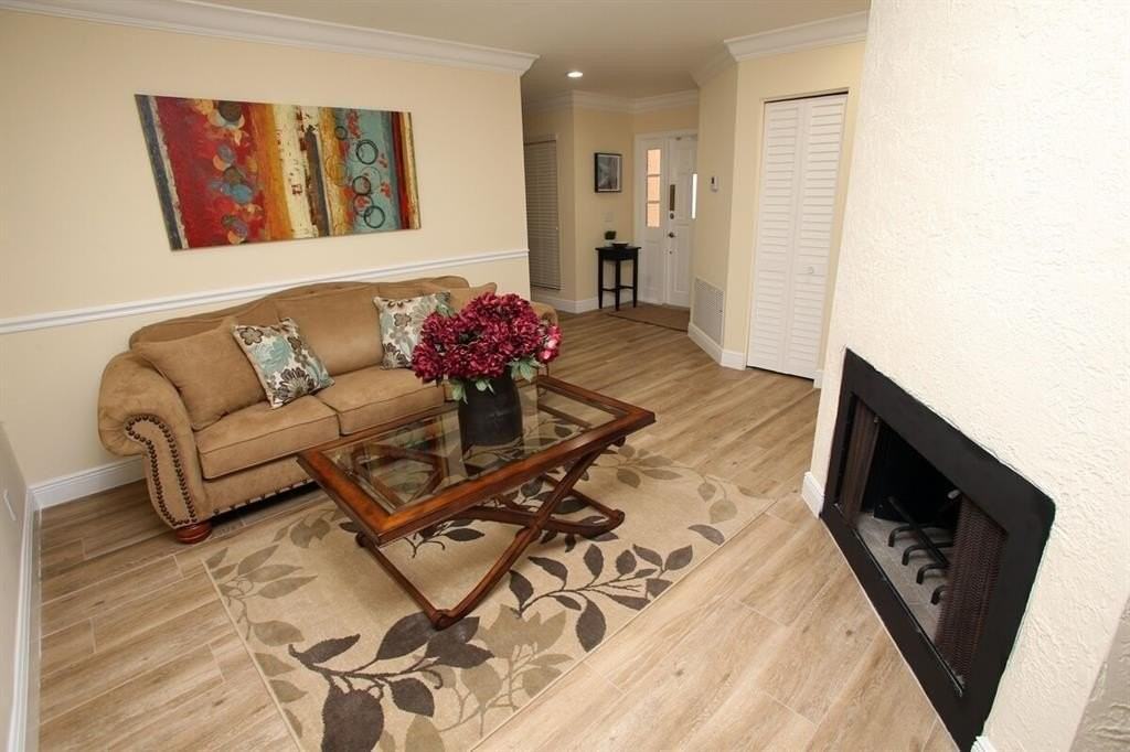 67 Balfour Rd E - Photo 3 of 8