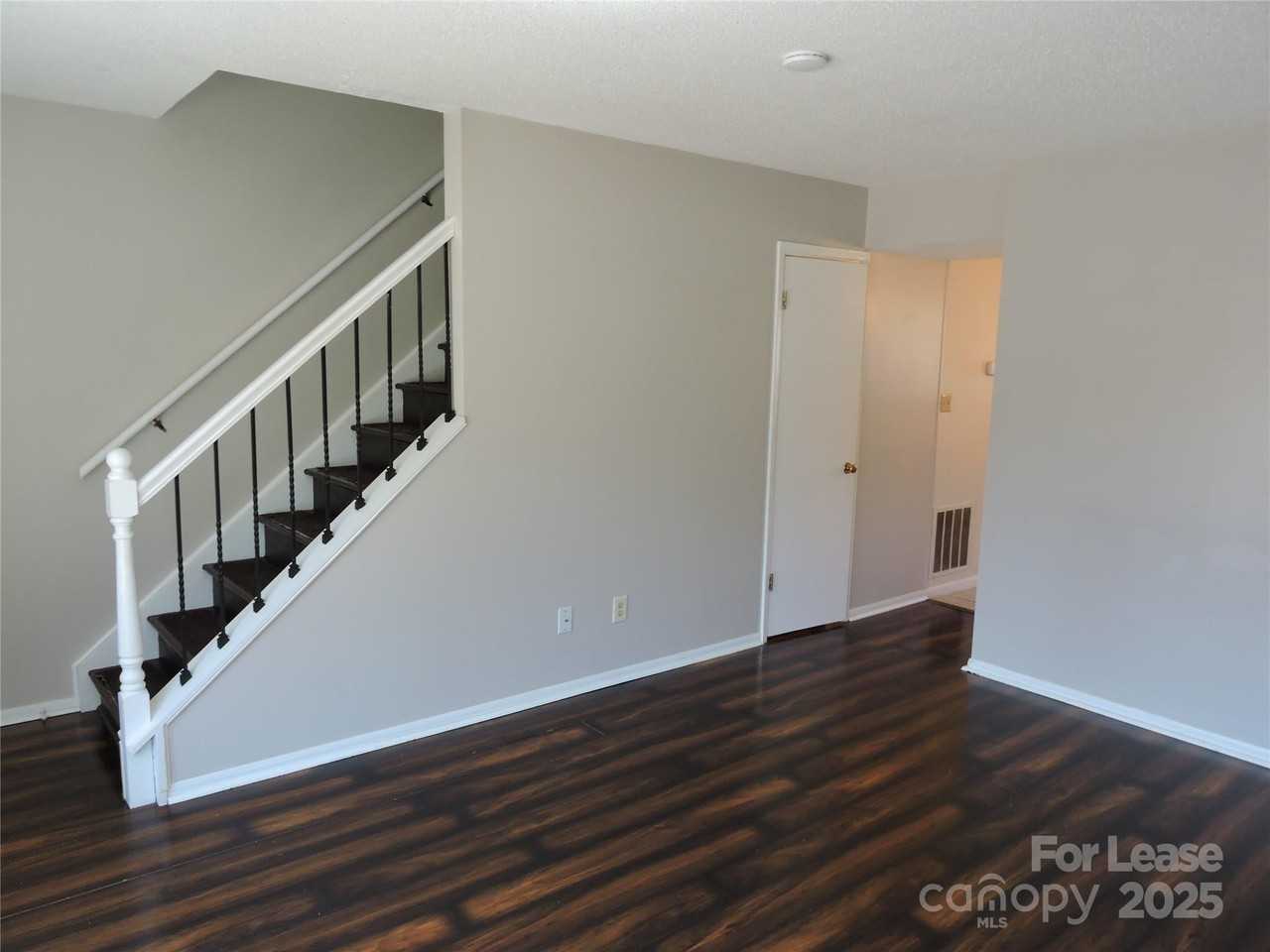 37 Elderberry Ln - Photo 6 of 13