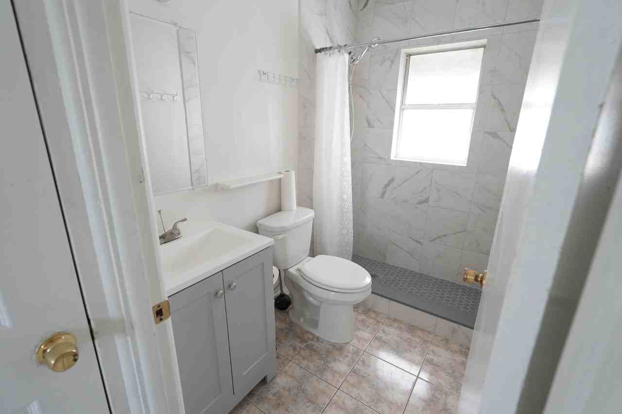 2219 Allan Adale Rd - Photo 6 of 14