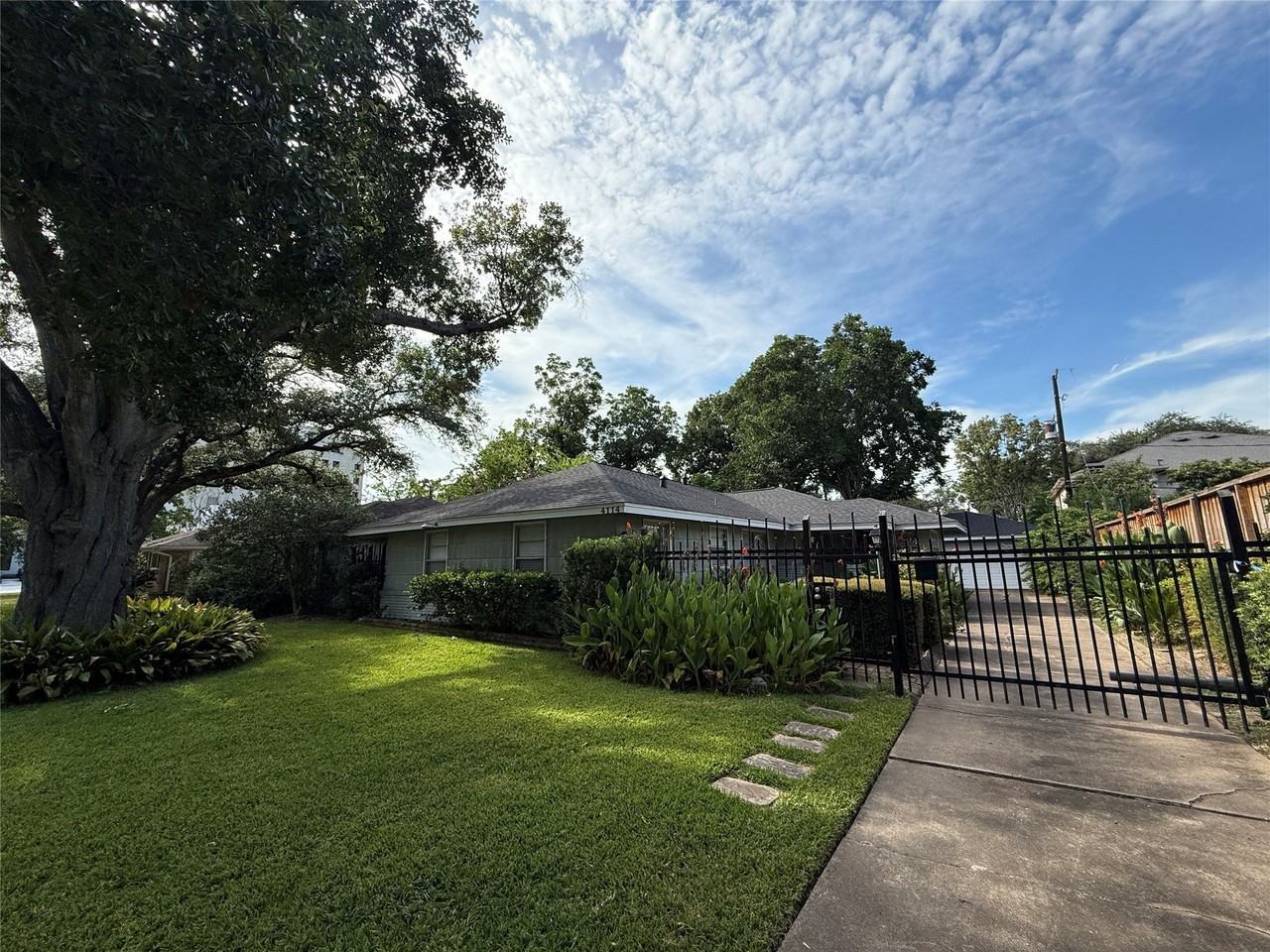 4114 Norfolk St - Photo 2 of 6