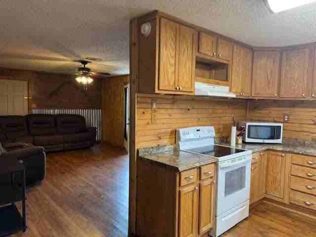 9123 Stonewood Dr - Photo 2 of 15