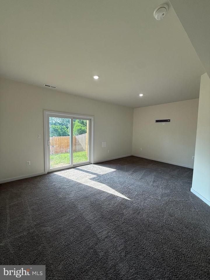 28 Marineris Cir - Photo 3 of 5