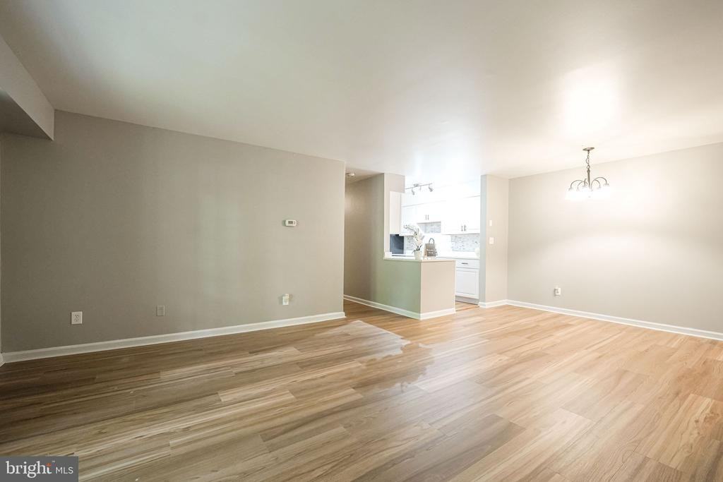 8229 Kings Charter Ln ##96 - Photo 3 of 23