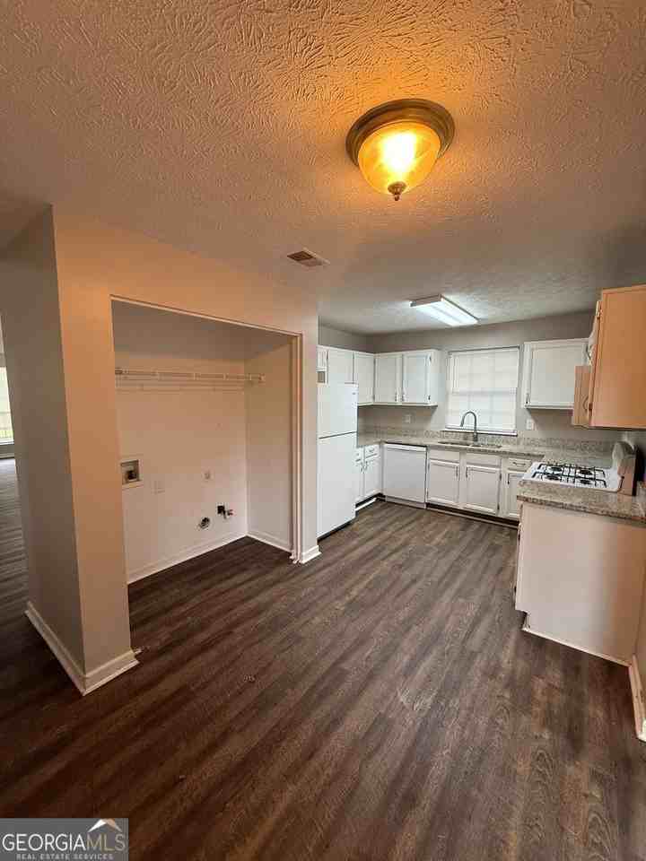 10375 Larrack Ct - Photo 4 of 13