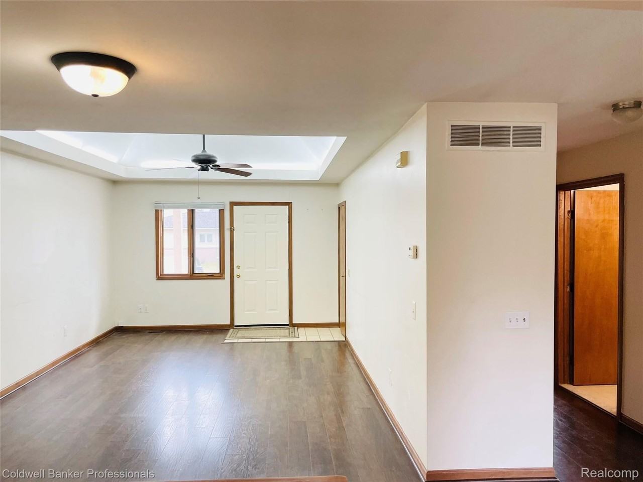 29676 Olympia Ct - Photo 3 of 24