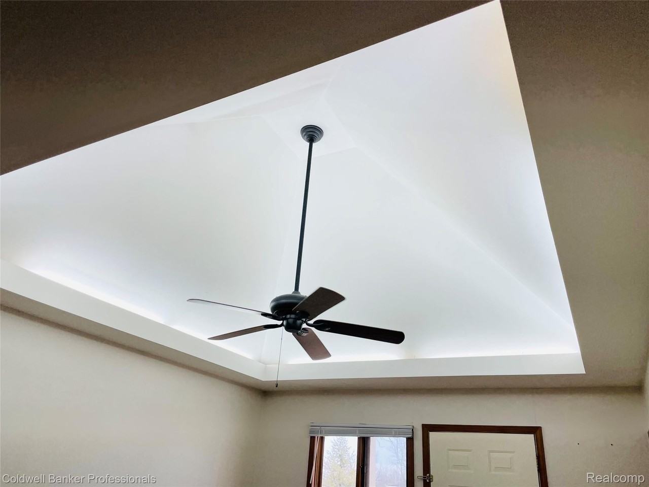 29676 Olympia Ct - Photo 4 of 24