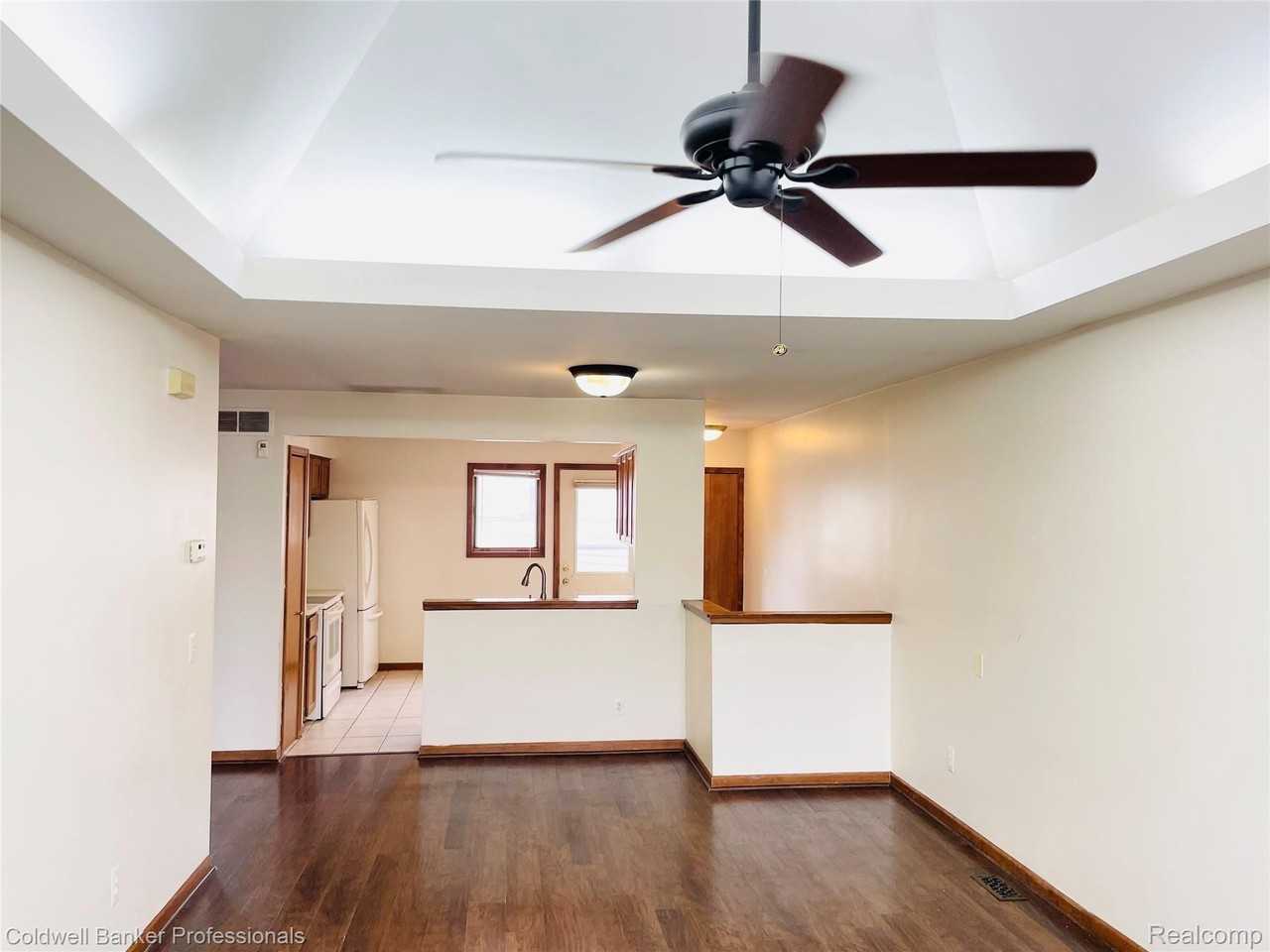 29676 Olympia Ct - Photo 5 of 24