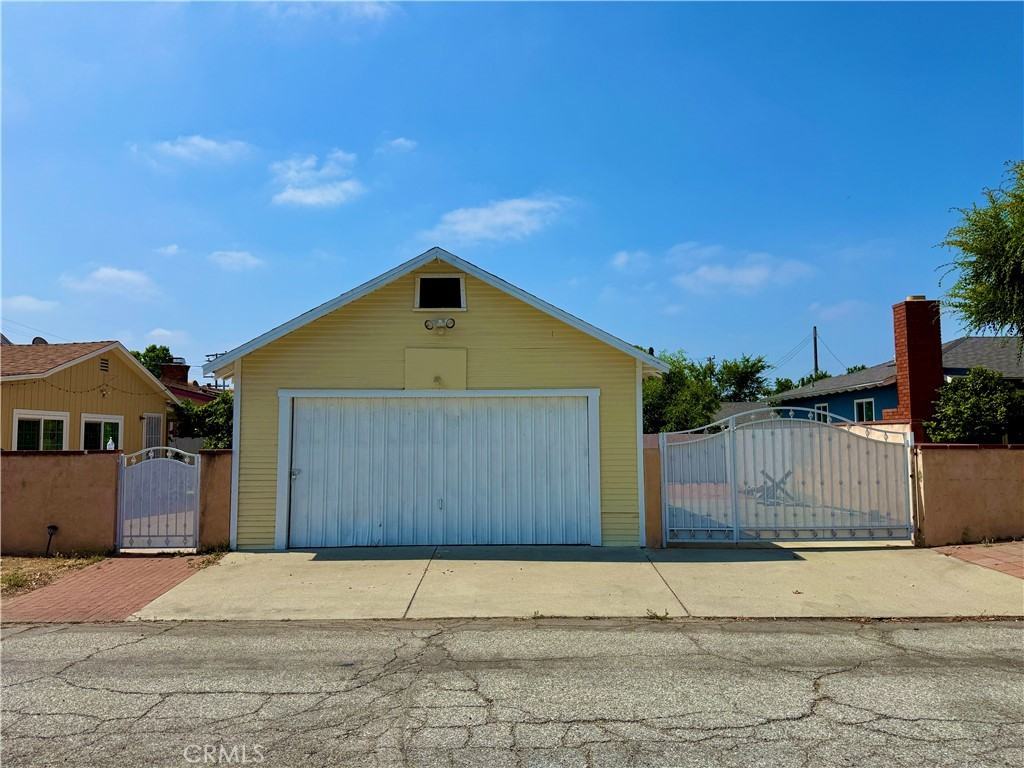 153 S Muscatel Ave - Photo 3 of 14