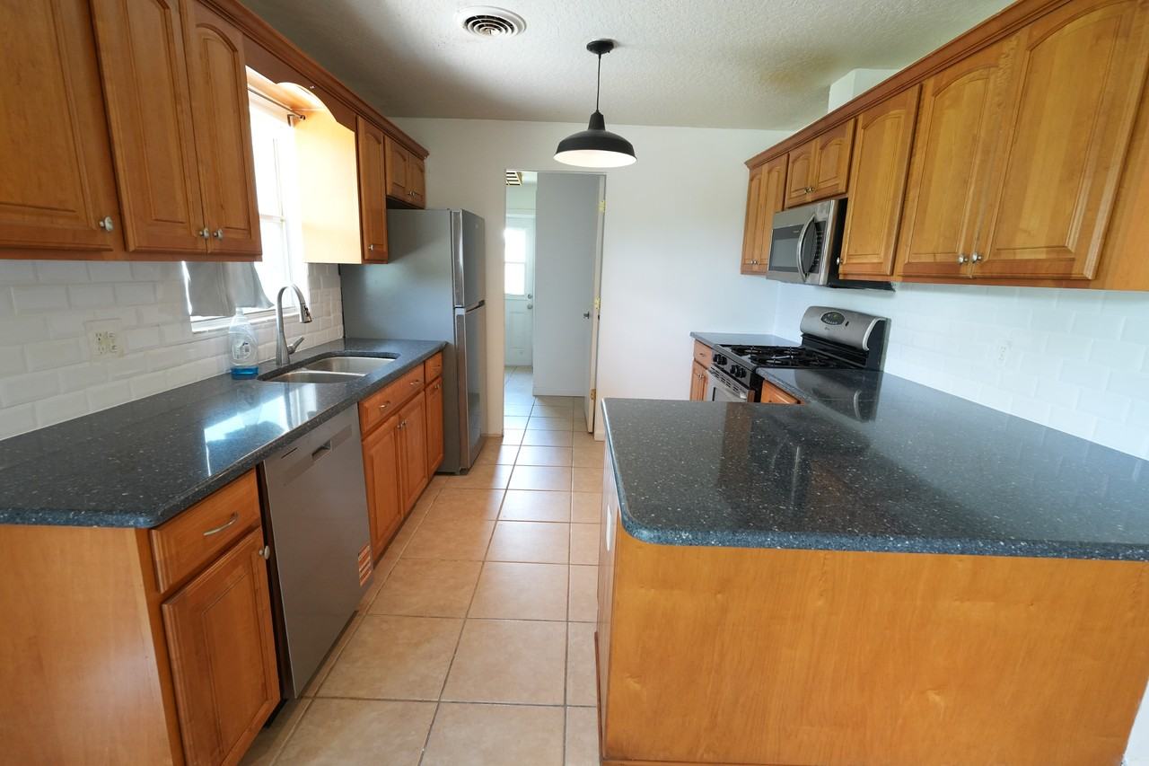 2937 Matthew Drive - Photo 4 of 16