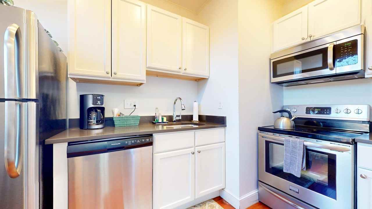 1871 Beacon St #3 - Photo 3 of 15