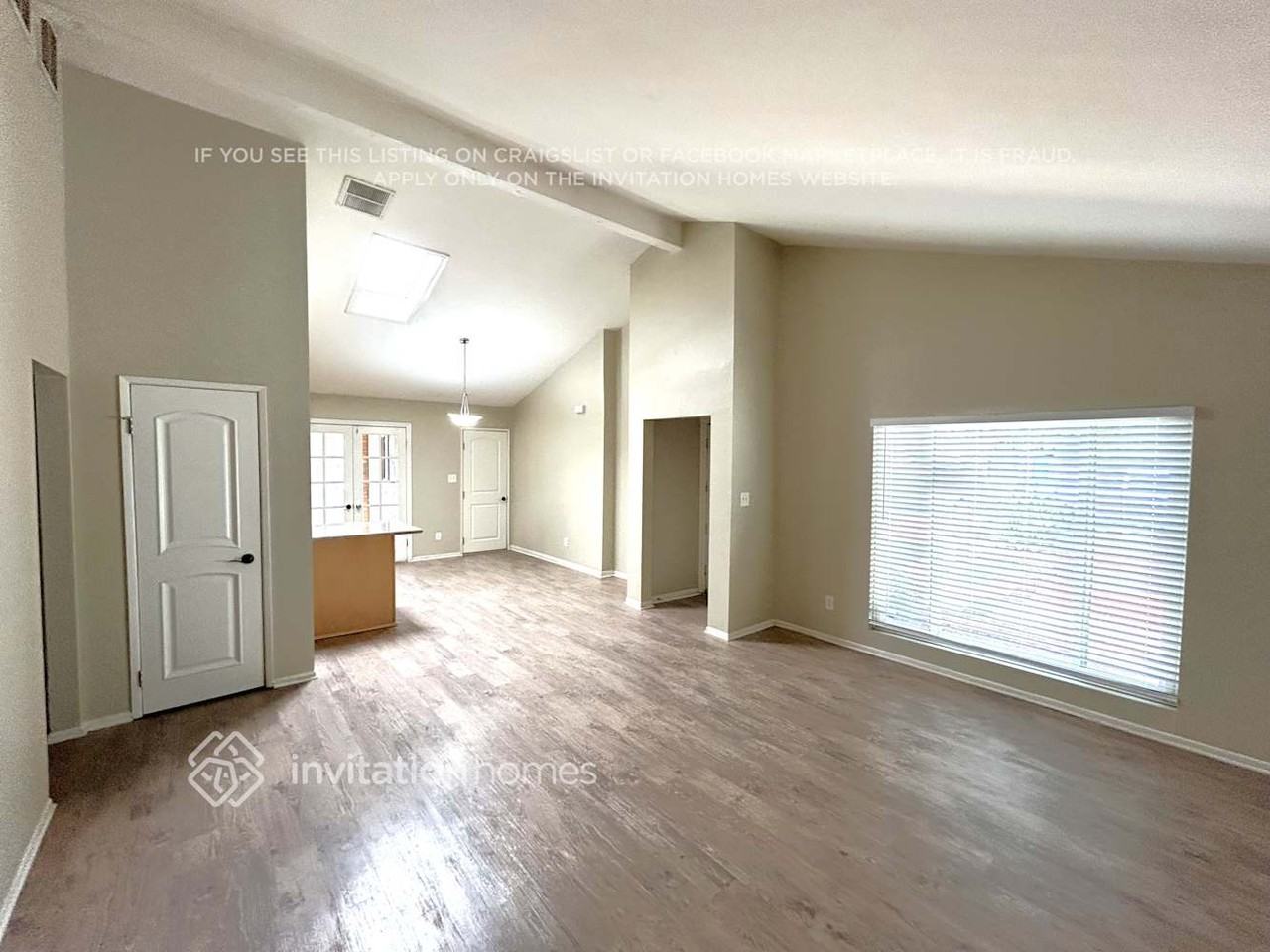 15804 Mayall St - Photo 3 of 19