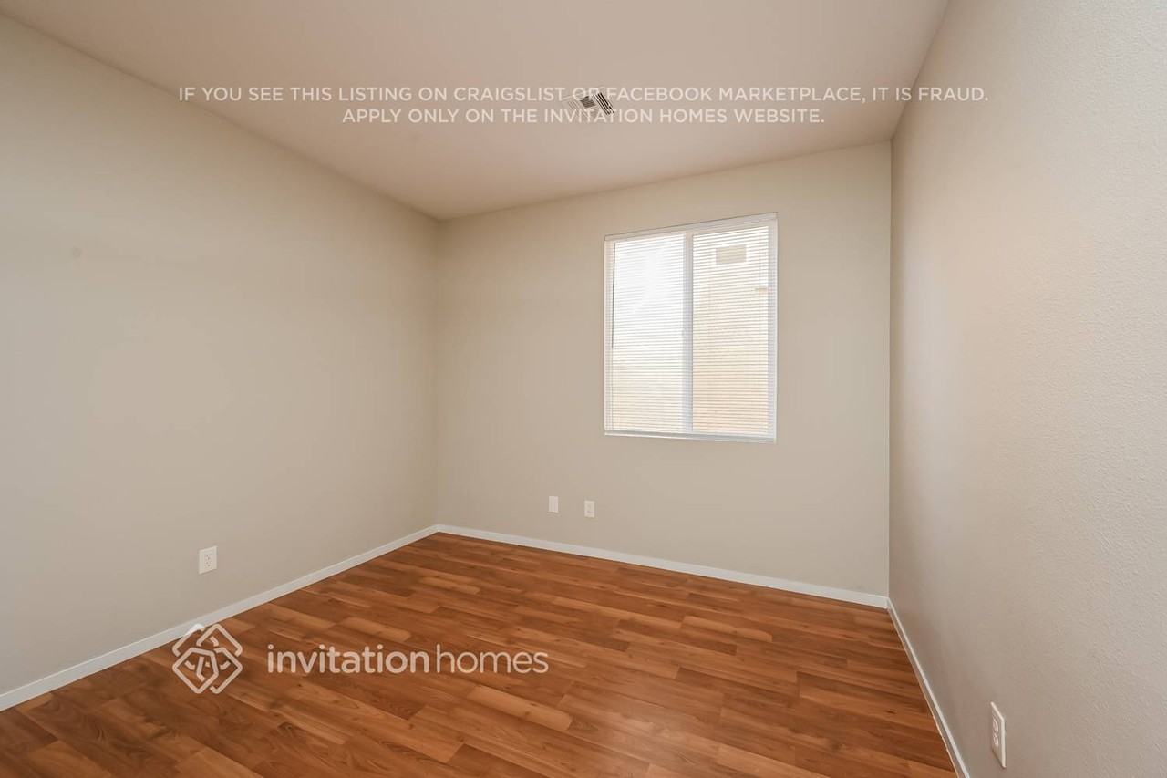 10422 Sky Gate St - Photo 6 of 16