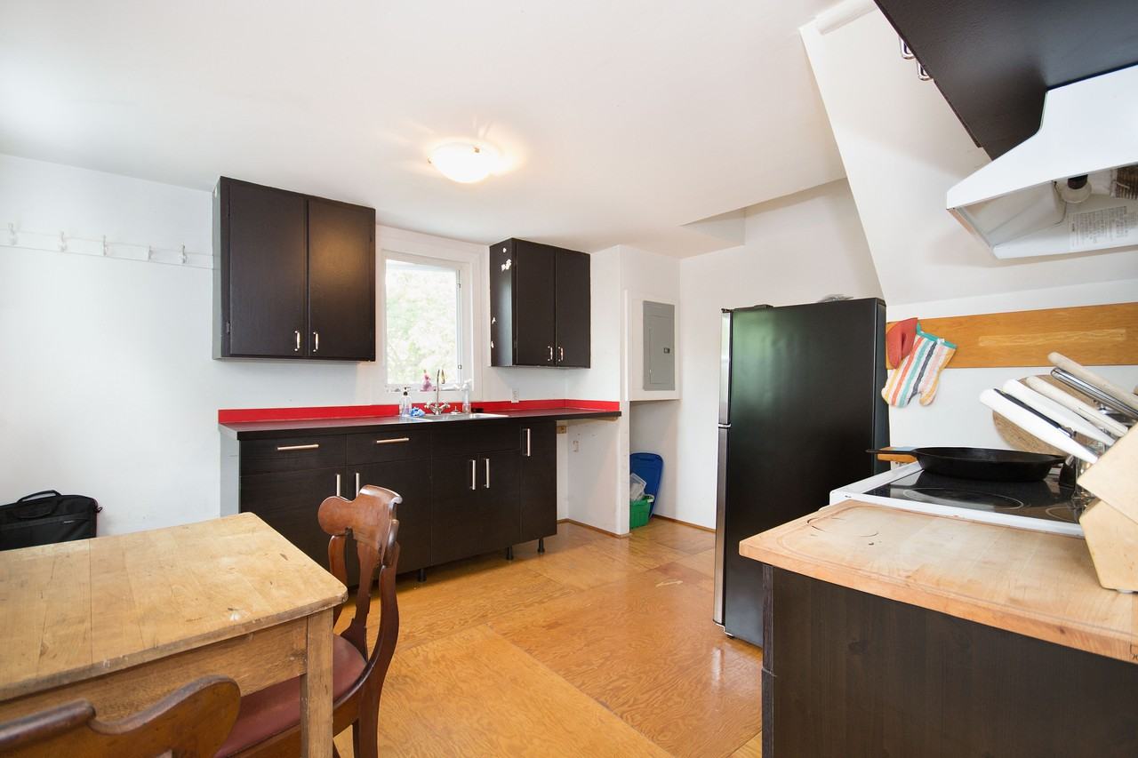 63 Rue Garneau #B - Photo 3 of 16