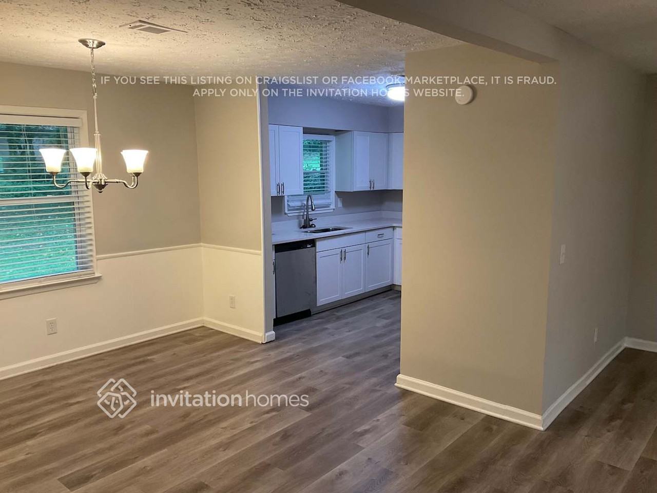 590 Kenridge Cir - Photo 3 of 15