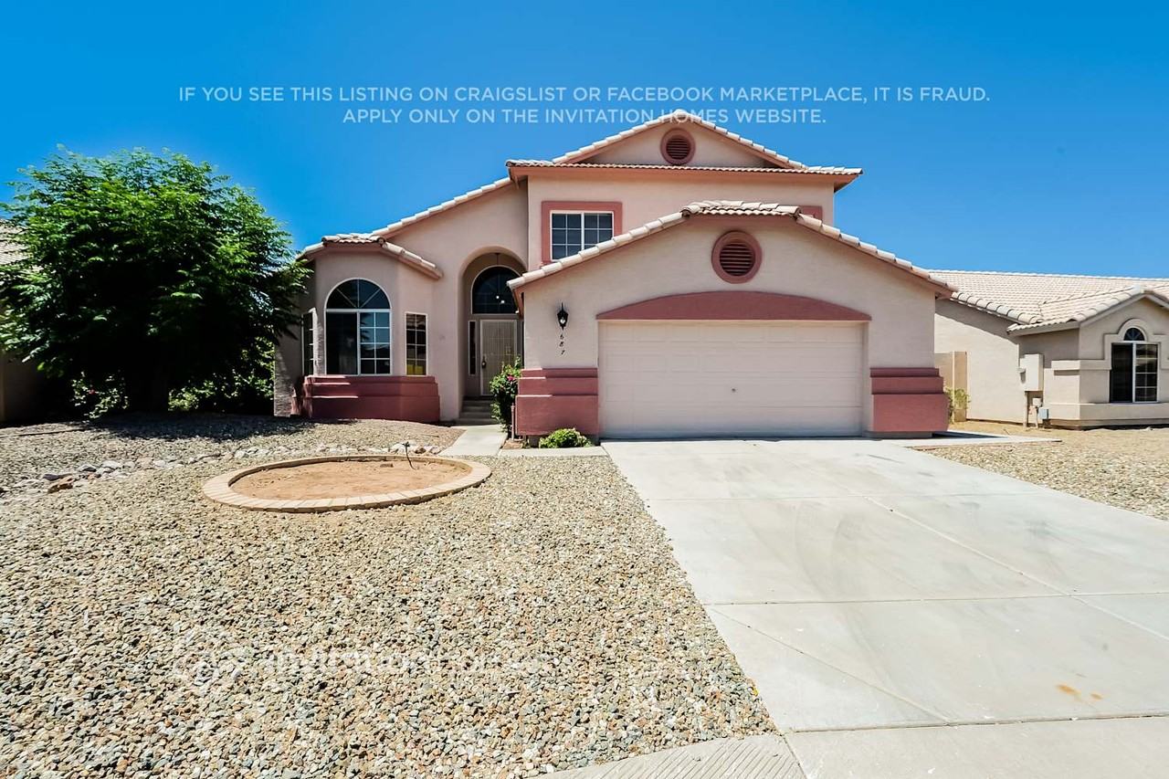 687 W Country Estates Ave