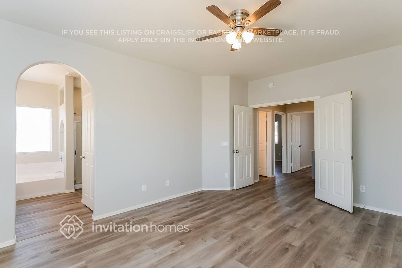687 W Country Estates Ave - Photo 4 of 16
