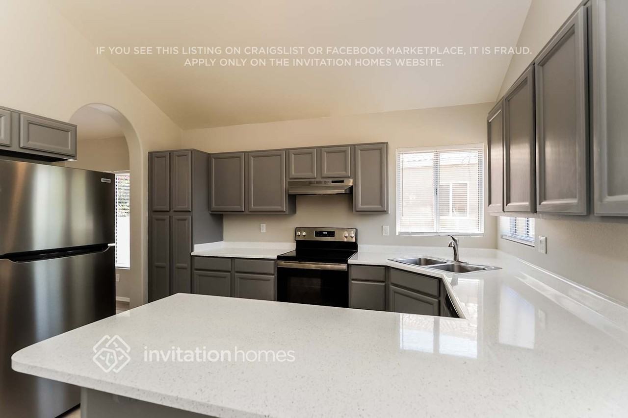687 W Country Estates Ave - Photo 7 of 16