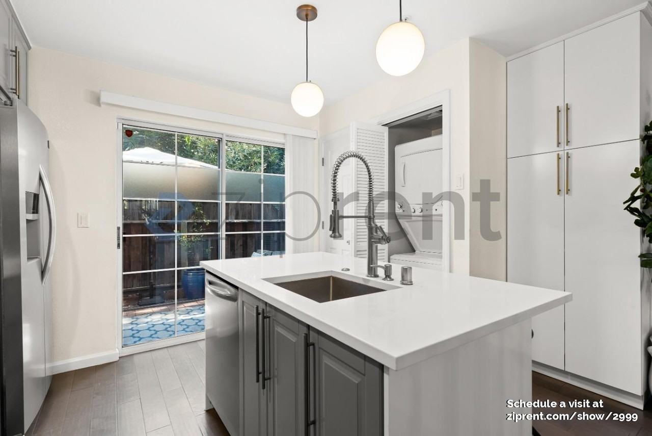 137 Margo Dr - Photo 2 of 19