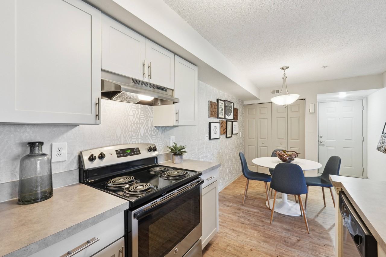 Alvista Sterling Palms - Photo 5 of 33