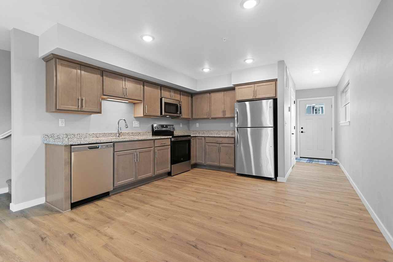 1754-1790 W Evergreen Drive - Photo 3 of 23