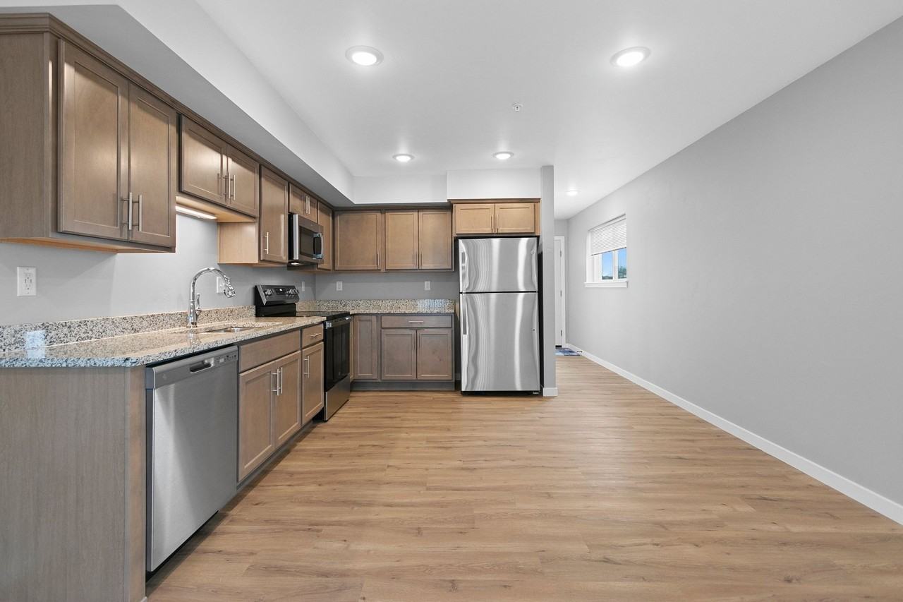 1754-1790 W Evergreen Drive - Photo 4 of 23