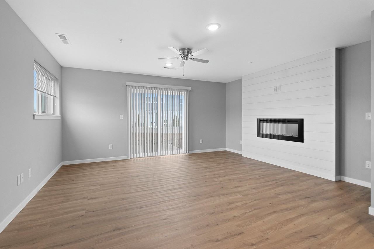 1754-1790 W Evergreen Drive - Photo 5 of 23