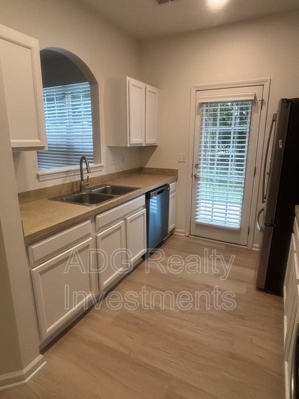 2128 Whispering Way - Photo 5 of 14