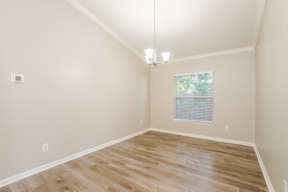 2835 Southampton Dr - Photo 7 of 16