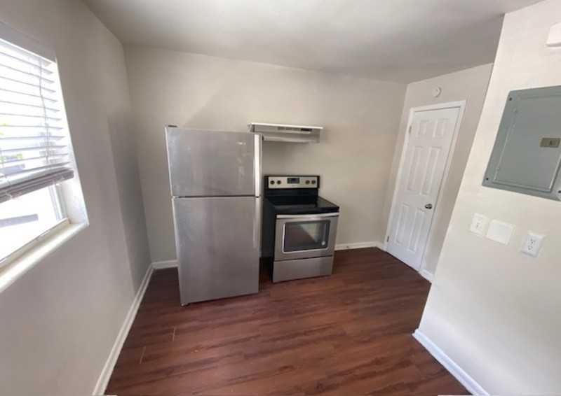 1606 King St #1 - Photo 3 of 12